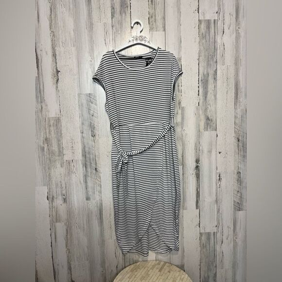 Stripped dress - Picture 2 of 10